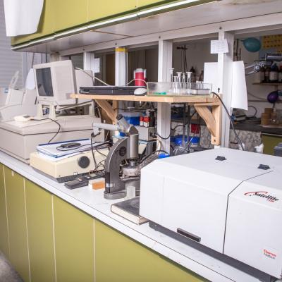 UV-VIS and IR spectrometers