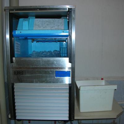 ice maker for cooling