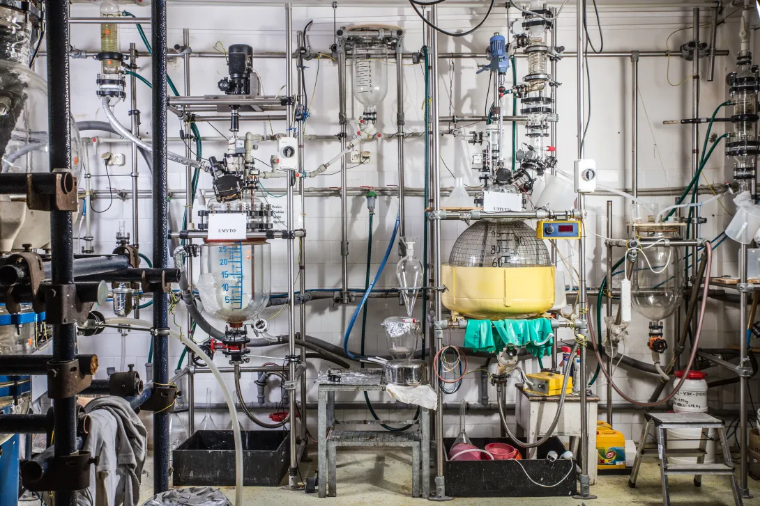 overall view of the pilot plant reaction assembly